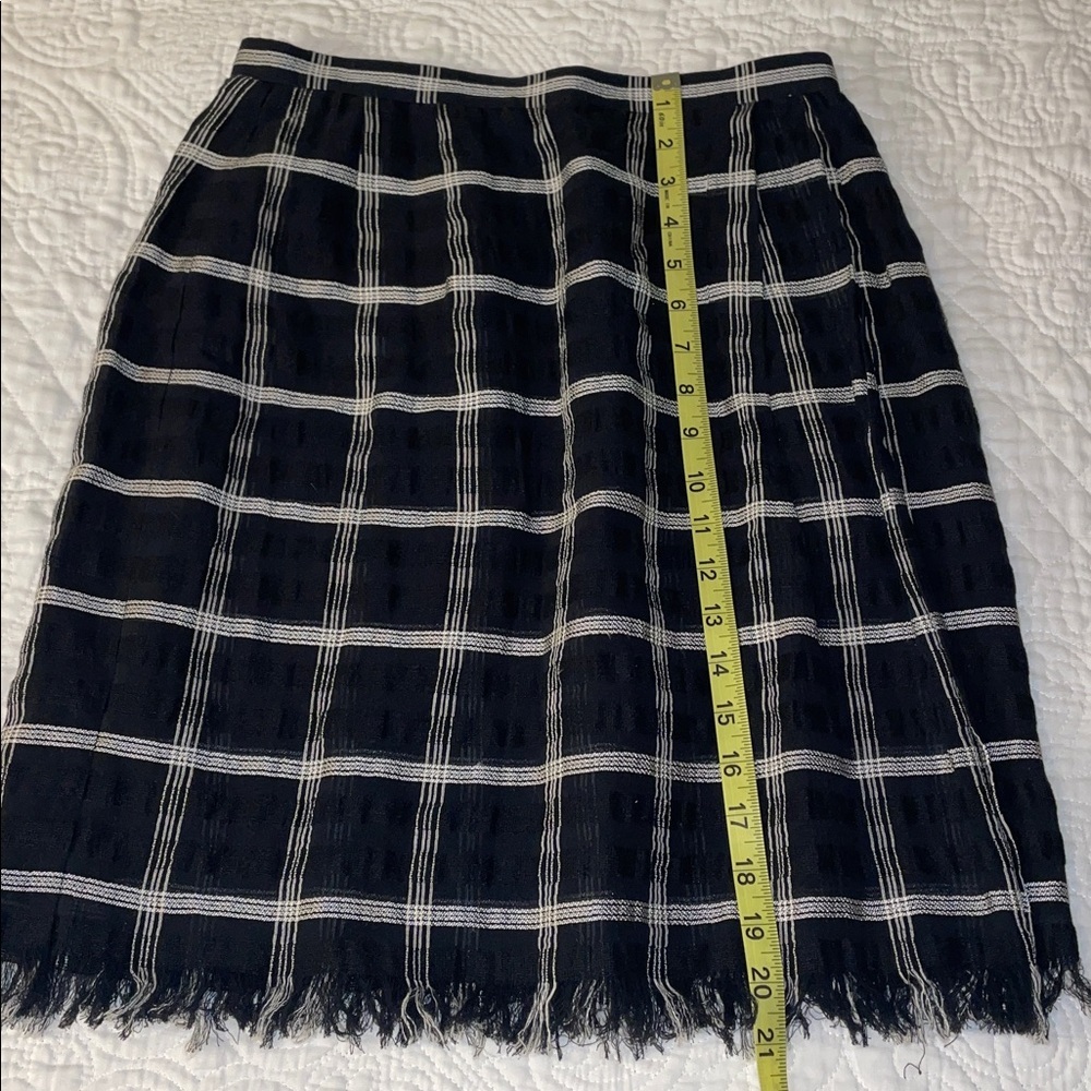 Vintage Carlisle Black & White Linen/Cotton blend mini wrap skirt. Lined. Size 6 - Picture 7 of 8